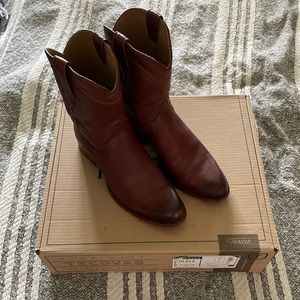 Tecovas Earl, 10.5 D, Bourbon Calf